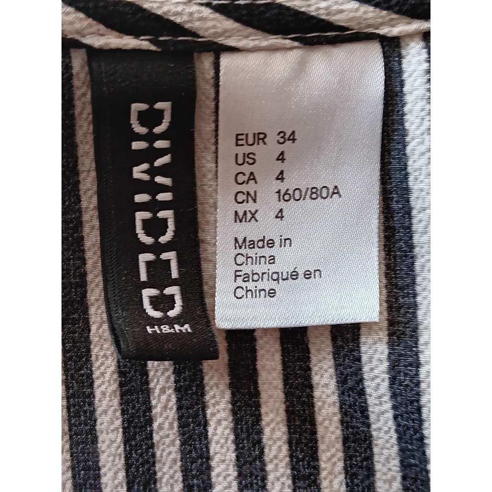H&M Divided Ling Sleeve Peplum Wrap Top - Picture 6 of 7